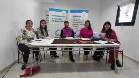 Esquel apuesta a la economía social: Lanzan curso de cuidadores de adultos mayores con enfoque cooperativo