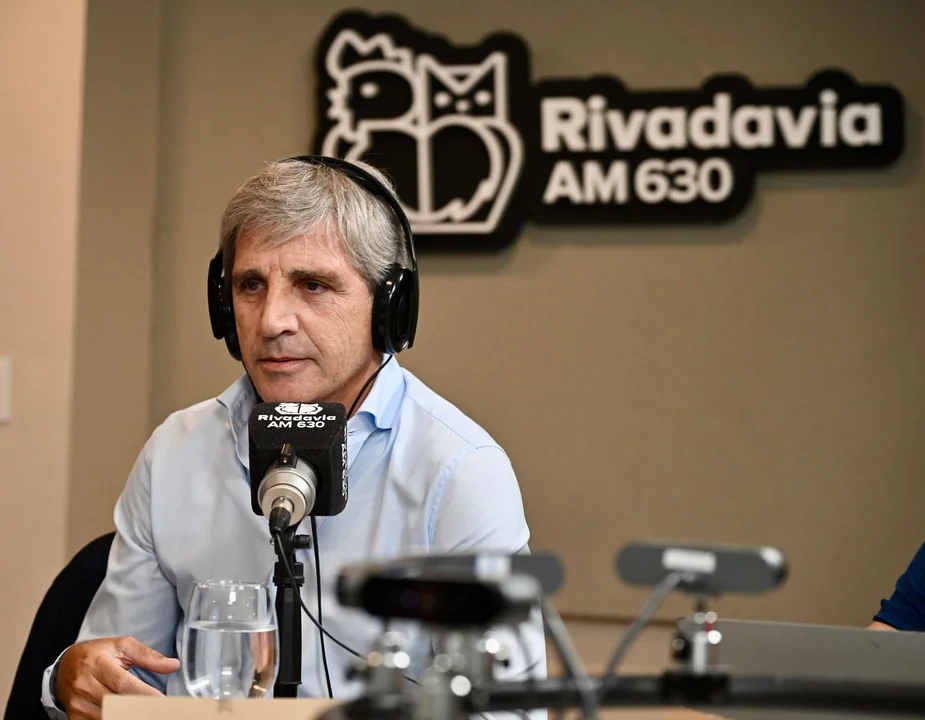 Luis Caputo: «Lo de Adorni no afecta en nada»