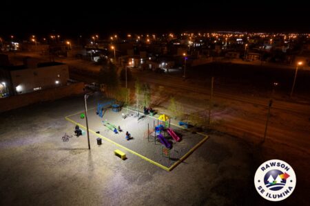 La Cooperativa iluminó la plaza del Área 13