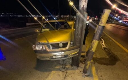 Accidente en Comodoro: chocó contra un poste por una falla mecánica