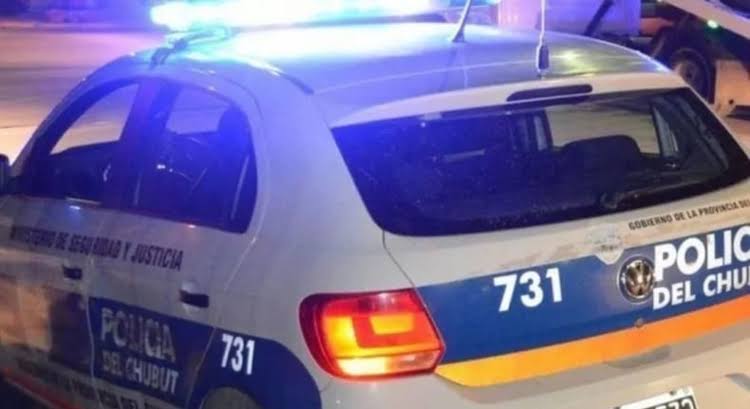 Trelew: rompió el vidrio de una camioneta para robar y el dueño lo atrapó tras una persecución