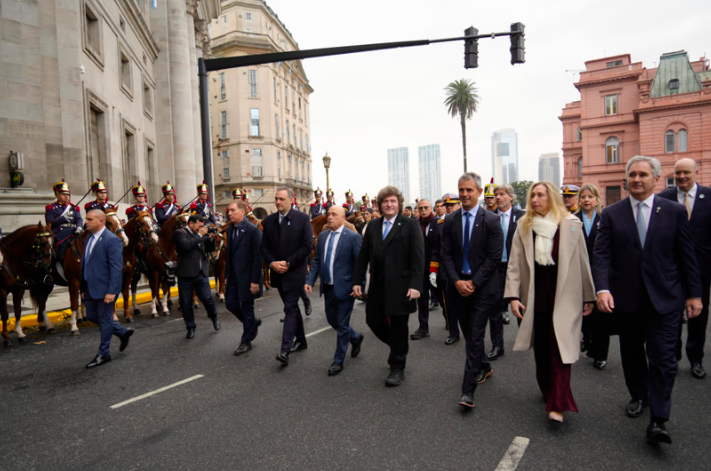 Milei mostró unidad en el Tedeum en medio de internas libertarias