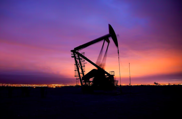 El petróleo se desploma: cae bajo US$100 por pacto EE.UU.-Irán