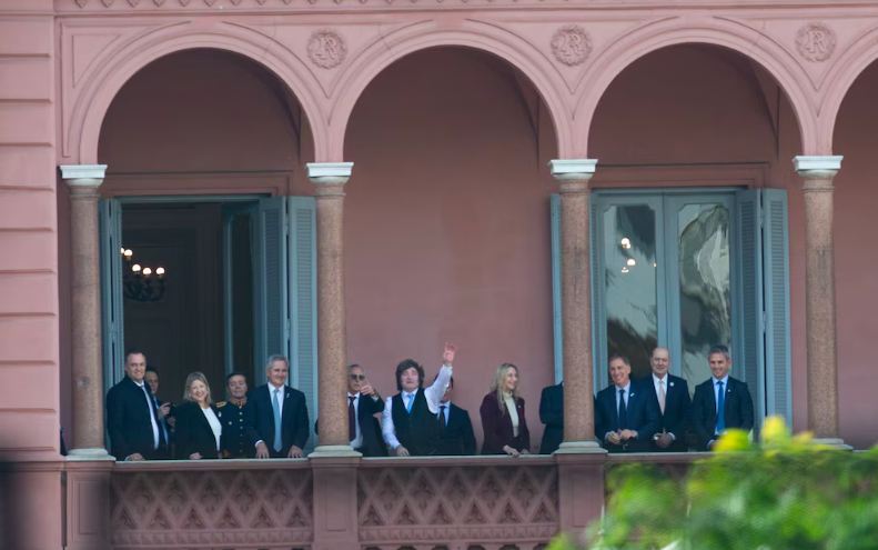 “Renovamos el optimismo”: El Gobierno se apoya en datos económicos positivos