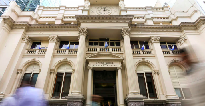 El Tesoro le compró al BCRA $18,4 billones: sanean el balance