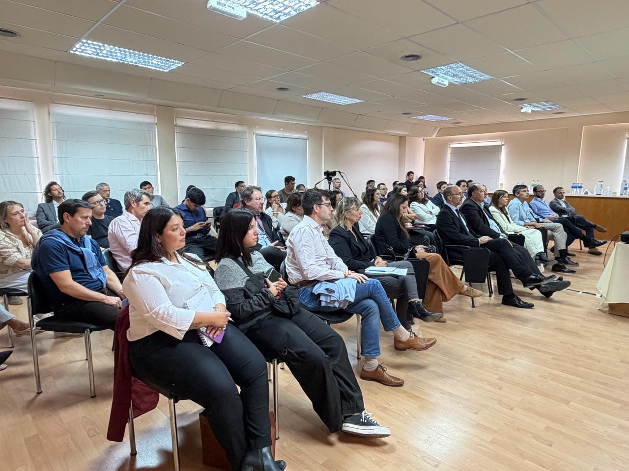 Chubut capacita en Comodoro sobre la constitución digital de sociedades