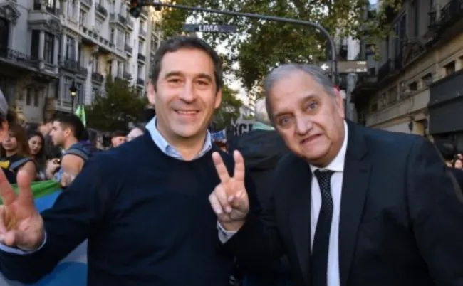 Luque apuntó contra Milei tras la marcha: «Desfinancia la universidad pública y paga sueldos miserables»