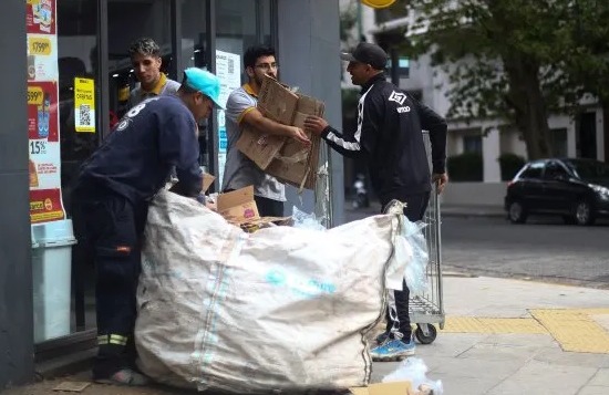 El impacto del ajuste en la Argentina: proyecciones privadas estiman un fuerte salto de la pobreza para el inicio de 2026