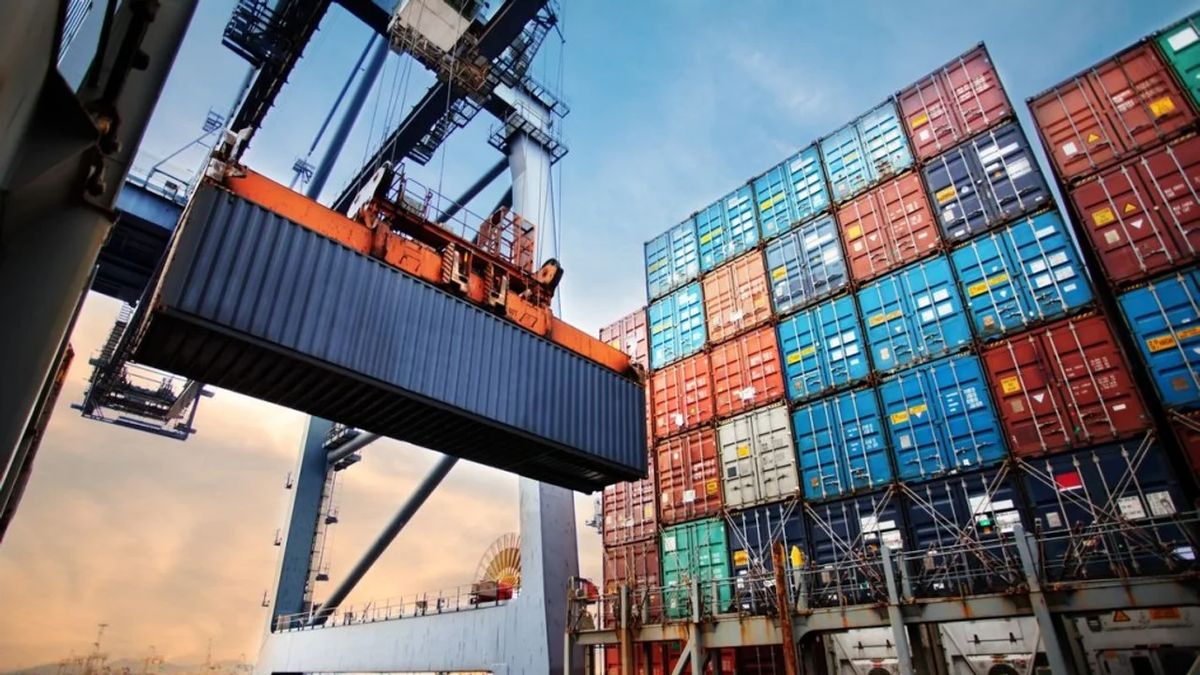 Según datos del INDEC, las exportaciones saltaron un 33,6% en abril