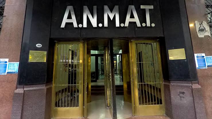 Alerta sanitaria: la ANMAT prohibió insumos médicos, clausuró un laboratorio y endureció el control en cosméticos