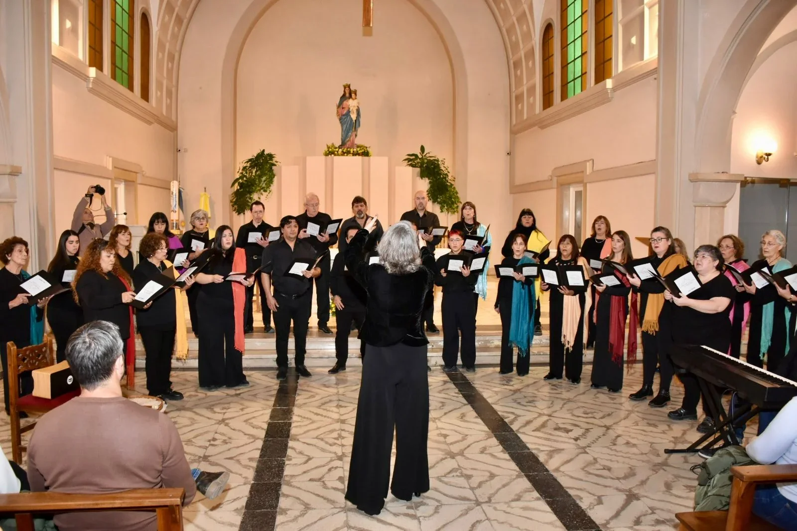 El Coro Municipal de Trelew se presenta en la Catedral María Auxiliadora durante la Noche de los Museos.