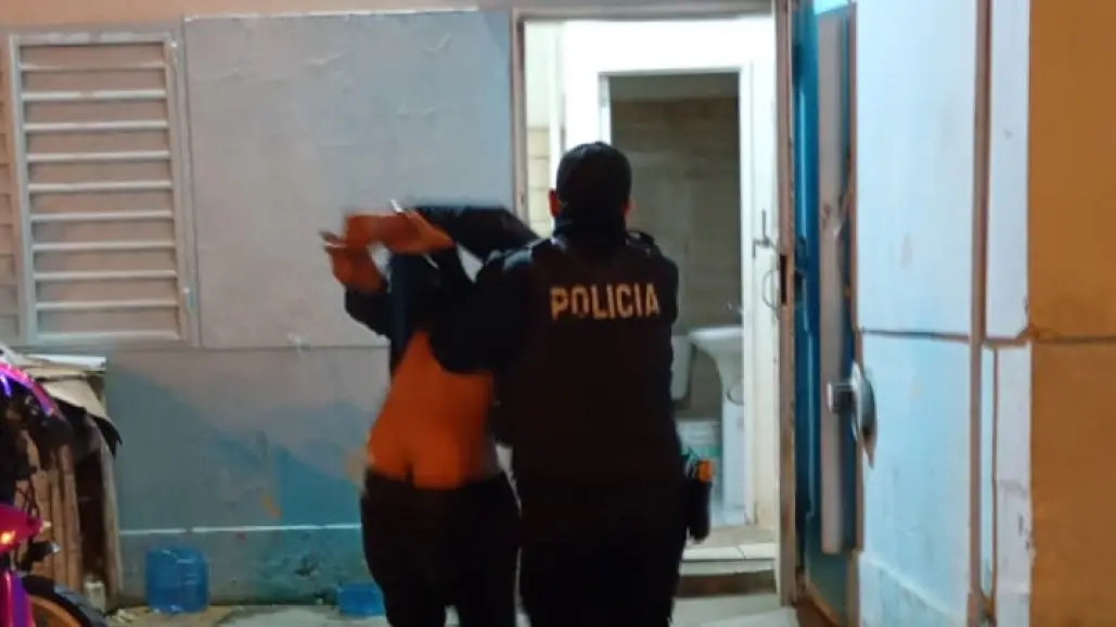 Amenaza con arma blanca y huye: terminó detenido en Comodoro