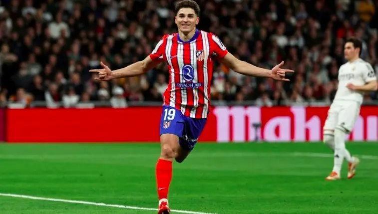Atlético rechaza oferta récord del Real Madrid por Julián Álvarez