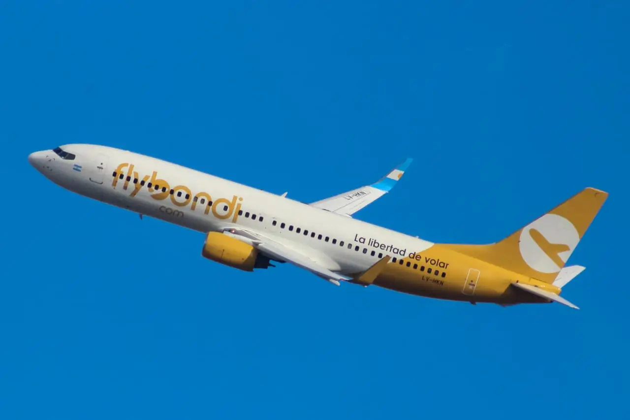 Crisis terminal en Flybondi: Opera con solo dos aviones y suma miles de cancelaciones