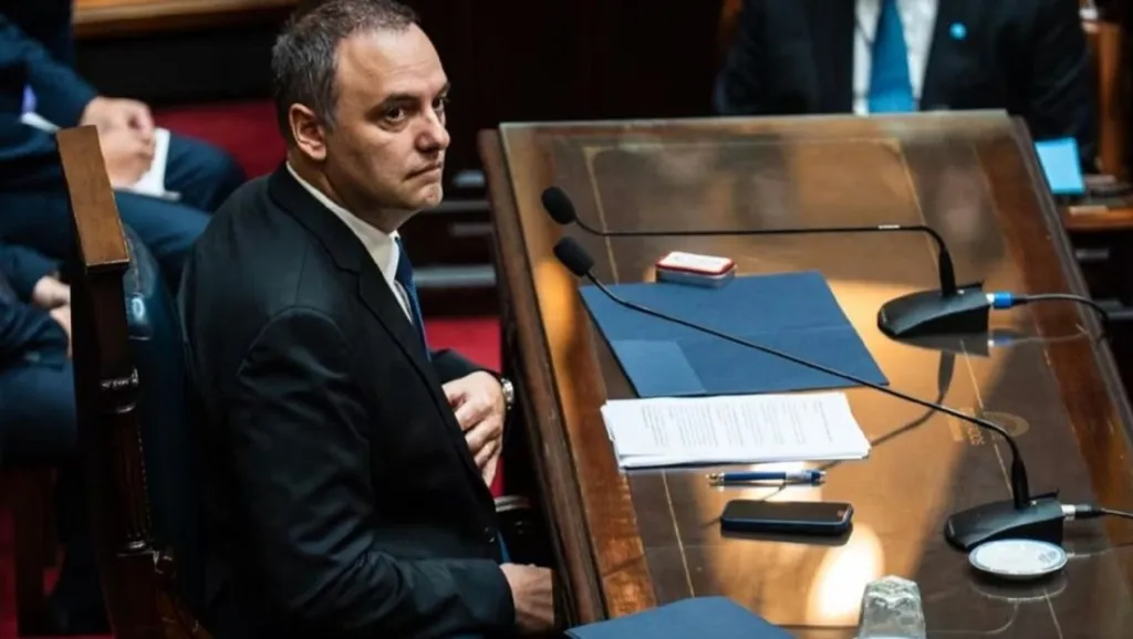 El PRO exigió la presentación de Adorni: “Podría resolver esta situación renunciando”
