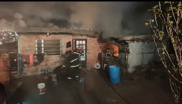 En Trelew incendiaron la casa de un hombre acusado de abuso