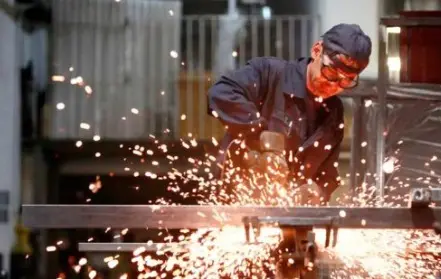 Alerta industrial: 4 de cada 10 empresas reportaron caídas en producción y ventas según el monitor de la UIA