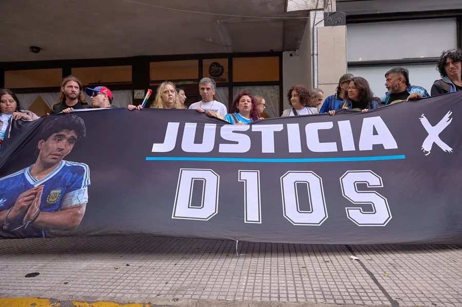 Juicio Maradona: revelan que Luque sufrió una fuerte crisis antes de la cirugía