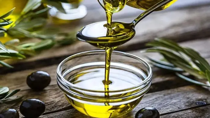 Alerta sanitaria: ANMAT prohibió la venta en todo el país de un reconocido aceite de oliva falsificado