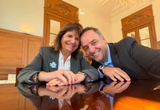 ¡Escándalo en la Rosada! Bullrich destrozó a Adorni por su patrimonio