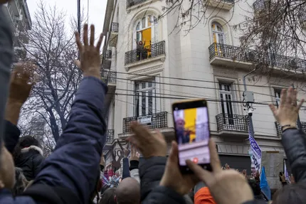 Militancia vuelve a San José 1111 en apoyo a Cristina Kirchner