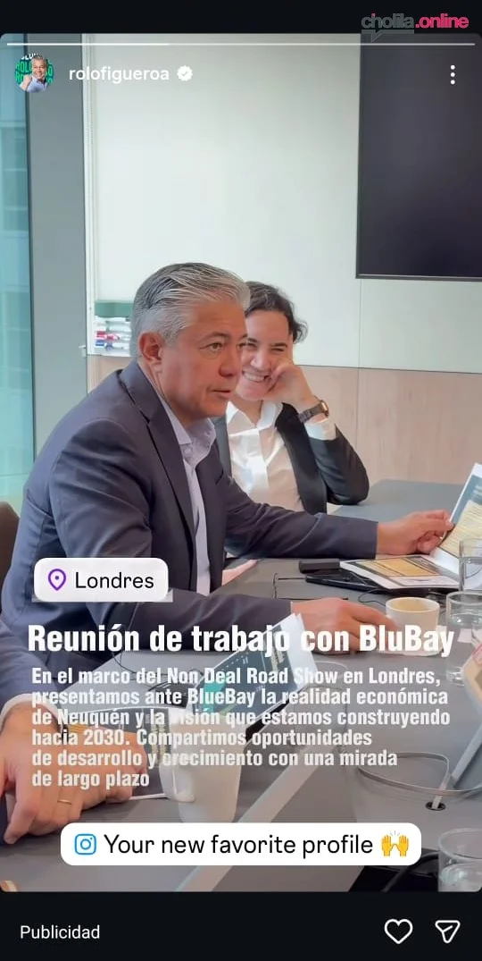 Rolando Figueroa con ejecutivos de BlueBay durante la reunión en Londres