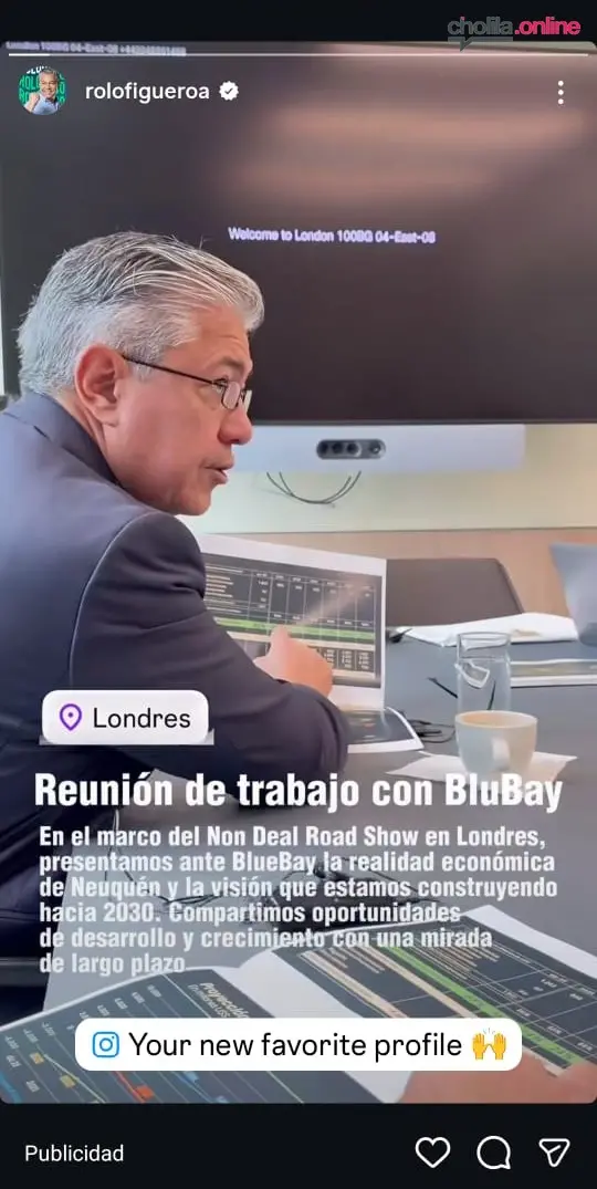 Rolando Figueroa durante la reunión con BlueBay en Londres