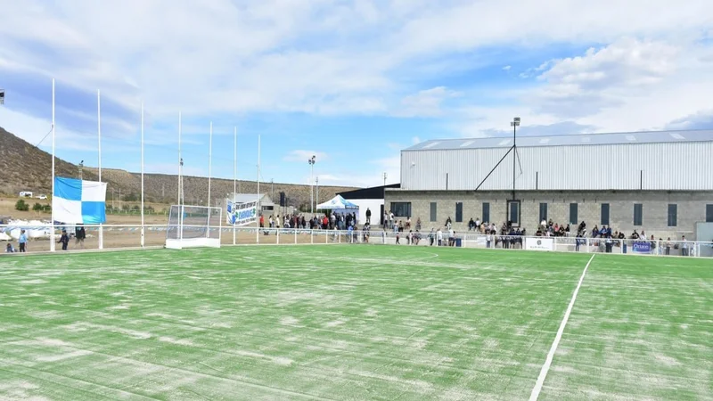 Vista de la cancha del Club Atlético Rada Tilly (CART) durante una jornada deportiva