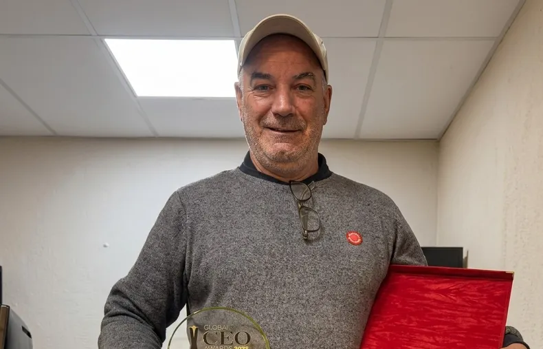 Del taller al cielo de Madrid: un cerrajero argentino fue premiado como el mejor CEO