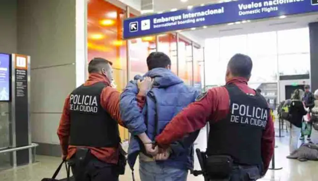 Alerta migratoria: echarán a extranjeros que ataquen a la Argentina
