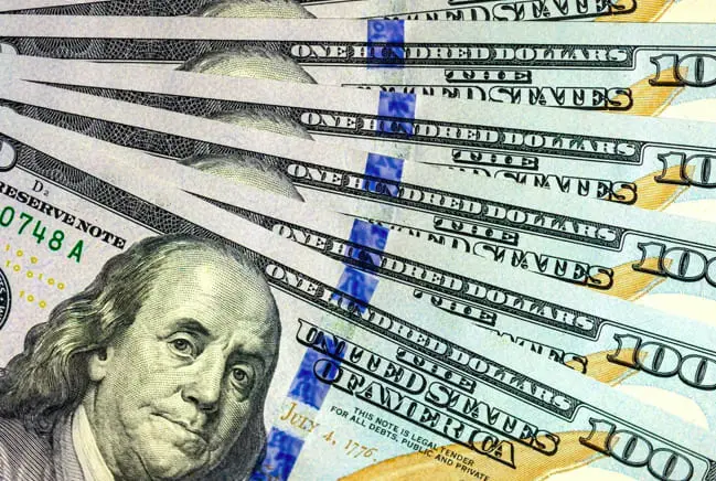 El dólar se despertó y hay nuevo piso récord