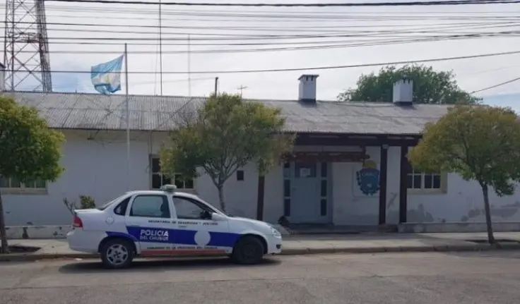 Ataque a piedrazos en Rawson: un vecino persiguió y atrapó al agresor