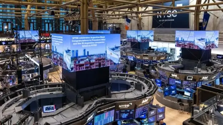 Mercados: bajan las acciones argentinas y sube el precio del petróleo por el conflicto entre Estados Unidos e Irán