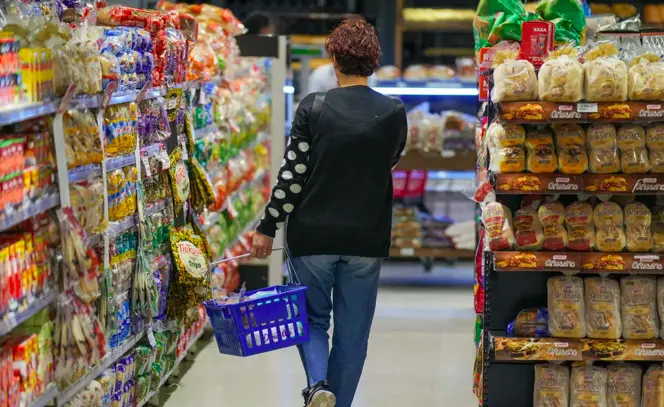 Caen las ventas en almacenes y supermercados