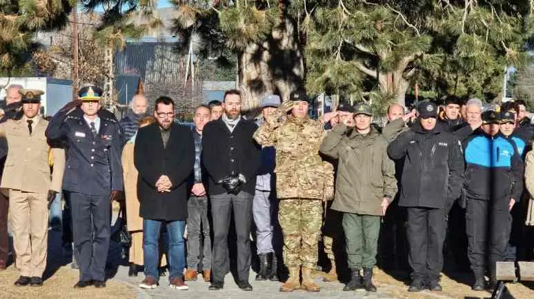 Esquel: La Policía Federal homenajeó a sus caídos y activó el Plan Invierno