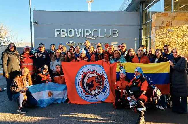 Más de 100 médicos venezolanos y rescatistas argentinos viajan para asistir tras los devastadores terremotos