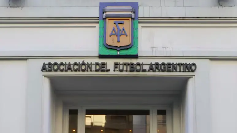 Causa de la AFA: guerra de jueces por la mansión de los 54 autos