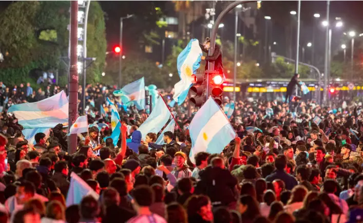 Crecen la presión opositora y la incertidumbre ante el posible asueto tras la final mundialista
