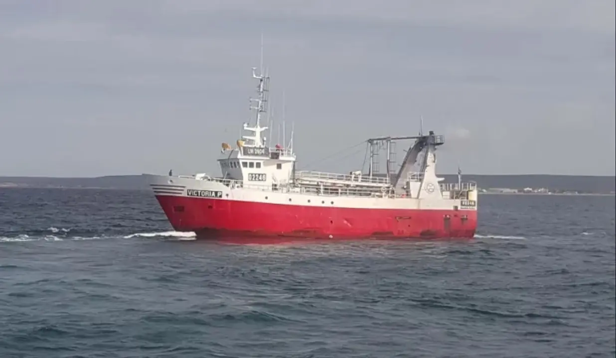 Emergencia en alta mar: Desesperada búsqueda de un tripulante que cayó al agua desde un buque pesquero en Chubut