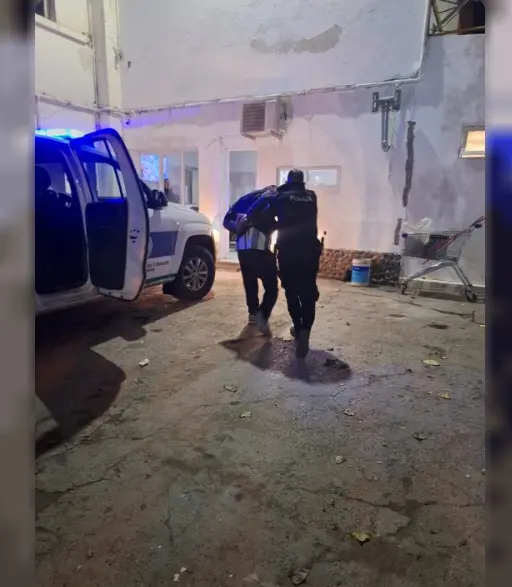Incidentes tras la final: estaba enojado por la derrota de Argentina, invitó a pelear a la policía y los escupió, terminó detenido en Comodoro Rivadavia