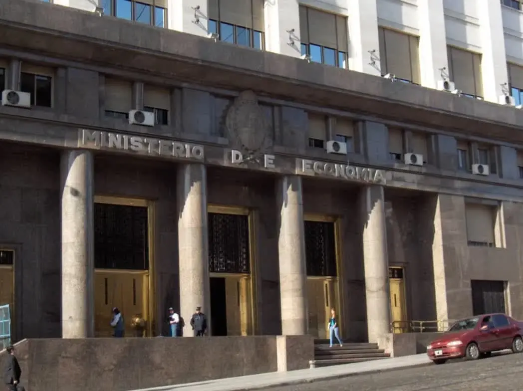 El Gobierno aprobó créditos por u$s3.200 millones con bancos internacionales para cubrir vencimientos de deuda