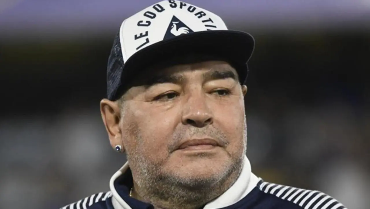 El sobrino de Maradona relató el momento de la muerte: “Le levanté la mano y no reaccionaba”