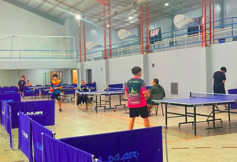 Estalló el torneo patagónico de tenis de mesa