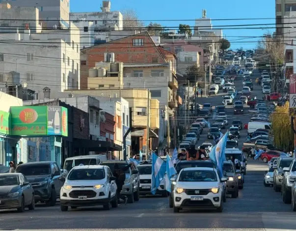 Comodoro Rivadavia y el valle de Chubut se tiñeron de celeste y blanco tras el triunfo de Argentina ante Egipto