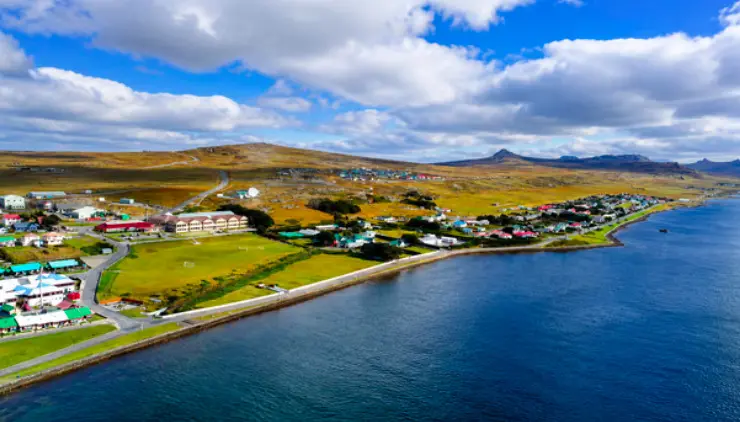 Giro en Malvinas: naviera chilena negocia apoyar el petróleo británico