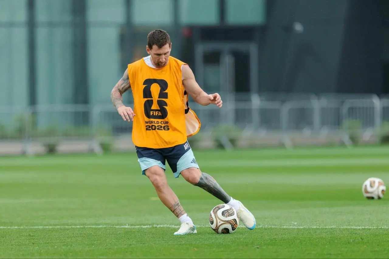 Scaloni repartió 13 pecheras en el último entrenamiento antes de la final del Mundial 2026