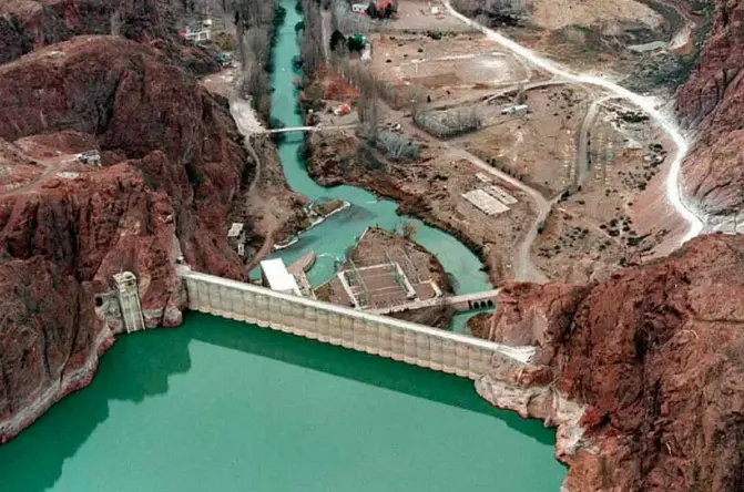 Inversiones en infraestructura y nuevos planes de desarrollo civil en el Dique Ameghino