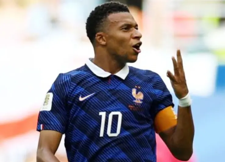 Récord absoluto: Mbappé marcó dos goles ante Inglaterra y superó a Messi en la tabla histórica de goleadores de los Mundiales