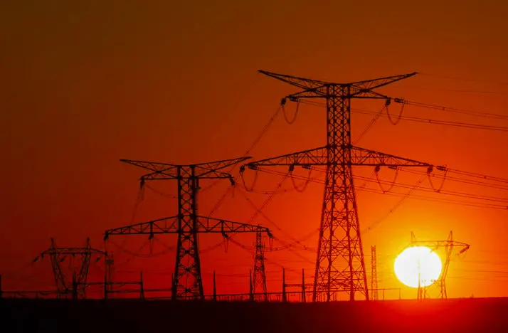 Milei prepara un decreto de urgencia para evitar el caos en el sector energético