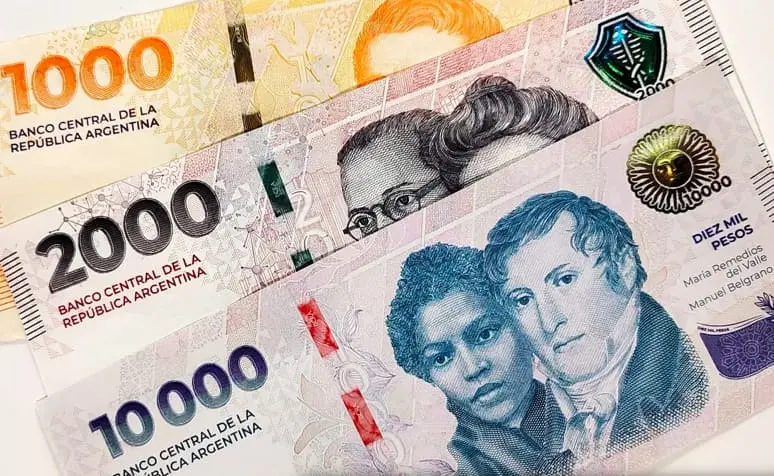 Polémico consejo: el vocero de Milei pide aprender a tomar créditos y no llevar la tarjeta al límite